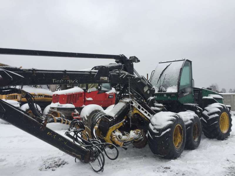 Timberjack-1270b-pic1